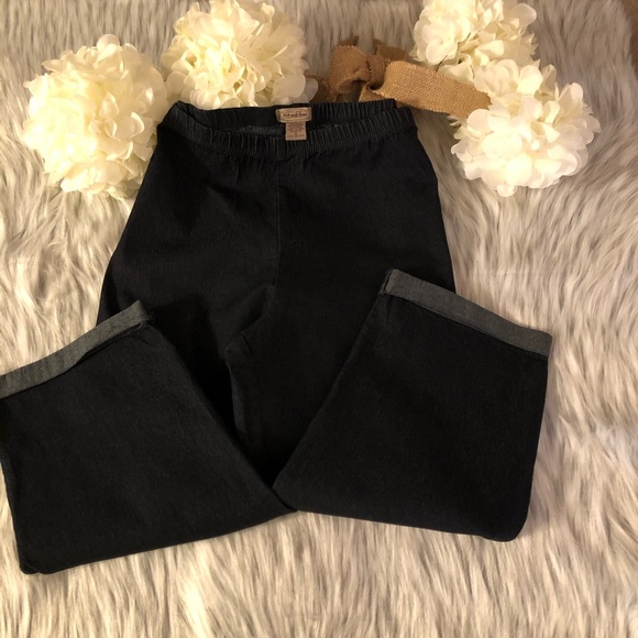 Art & Soul.  Dark Jean Capris - Picture 4 of 5